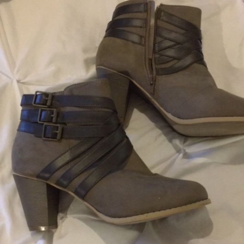 shoes!! perfect condition